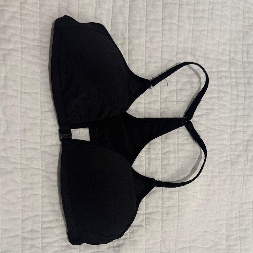 8 BRA BUNDLE-Nike, Fabletics, Hanes, & Delta-Great BUNDLE for pre-teen or teen! - Picture 11 of 13